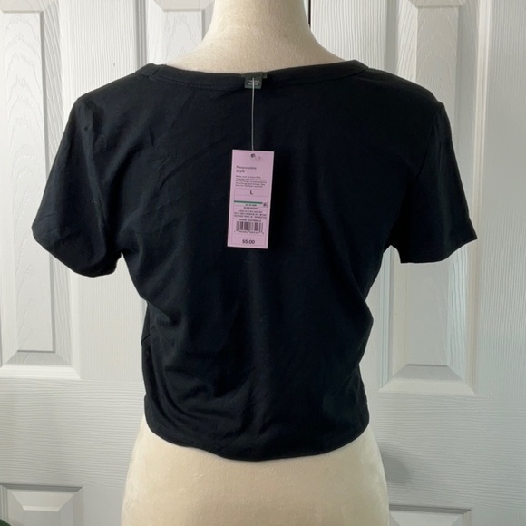 Wild Fable - Women's Short Sleeve V
Neck Cropped T Shirtless Various Sizes - Picture 5 of 7
